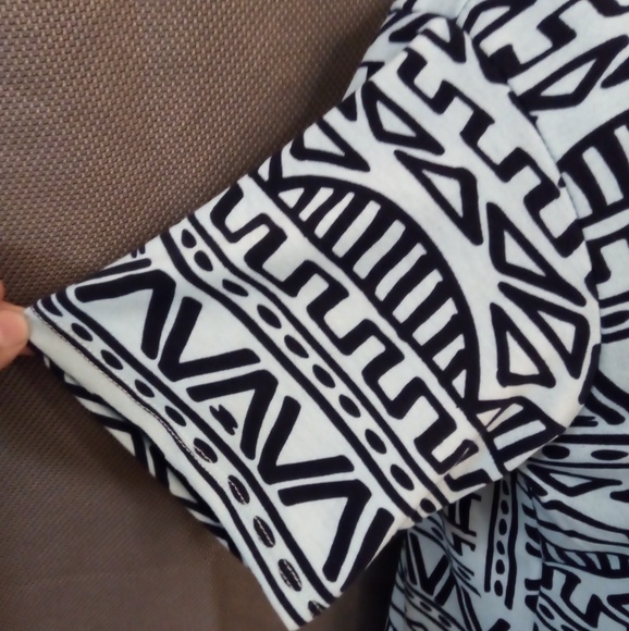 LuLaRoe Shirt size 14 Geometric Design - Picture 5 of 8